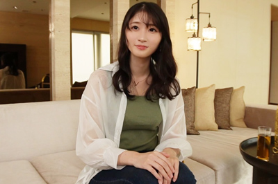 【大人の背徳ランジェリー性交】【週14回ヤリたい欲求不満MAX妻】【生ハメ中出し3P】こんなお淑やかで大人な奥様が…性欲薄めの旦那じゃ到底満足できないセックス狂「子宮の入り口を突かれるとすぐイっちゃうんです…」との事なのでデカチン2本用意して、膣奥を容赦無用の激ピスで突き回してやりました。【人妻ランジェリーナ 18人目 文香さん】