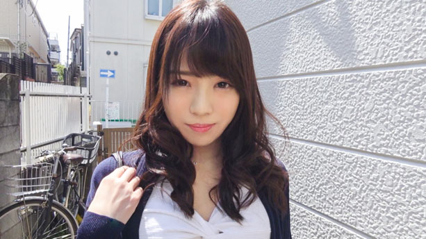 クンニが大好き!美人バスガイドがお金の為にAV応募!初めてのハメ撮りセックス!男優のテクで悶えまくり♪