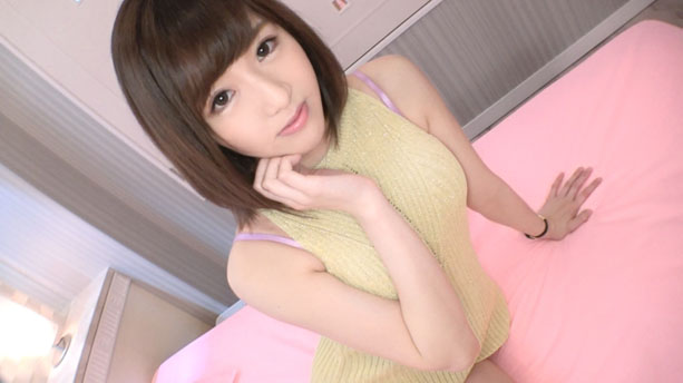 はにかみ笑顔がカワイイおっとり系美少女がセックスで豹変！プレイが始まると艶かしい喘ぎ声を上げてイキまくる超絶敏感スケベ娘でした！