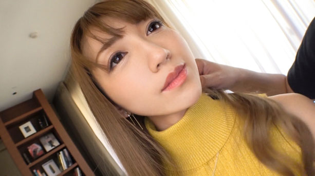 【初撮り】【二度見してしまうほどの美人妻】【初めての背徳セックスに..】31歳の綺麗な人妻が登場。モデルのようなルックスに線の細い身体。淫猥な空気にスイッチが入れば..