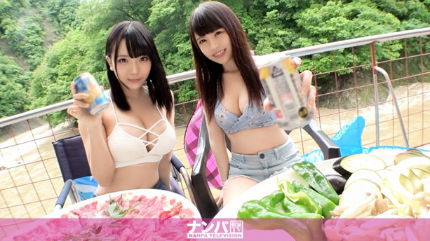 大雨で濁流の流れるキャンプ場に佇む女子2人組をナンパ！宿に連れ込み水着姿でじゃれ合えば…？ムチムチ巨乳とスレンダー美乳の共演！互いの姿に恥じらいながらも快感の4Pセックス！