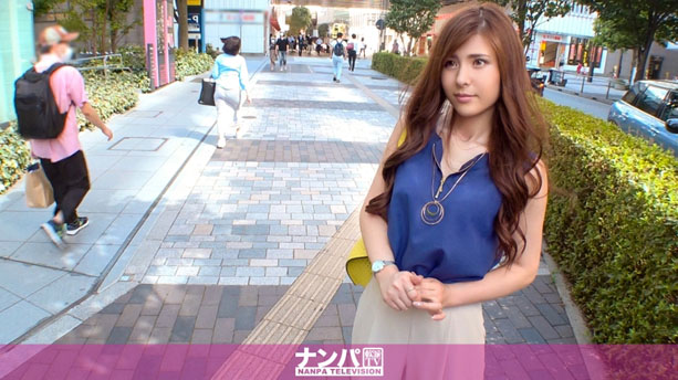 有楽町で冷たい足湯に誘われてやってきた美人な営業のお姉さん！おっぱい揉んで、ぷりぷりお尻揉んで、肉棒ブチ込んで気持ちよくなってもらいました♪