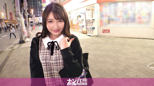 ふわふわ系メイド美少女をナンパ成功!エッチなことが好きと言うのですかさず後ろに回り込みおっぱいを揉めば満更でもない様子…デカ○ンを差し出せばうっとり顔でご奉仕w