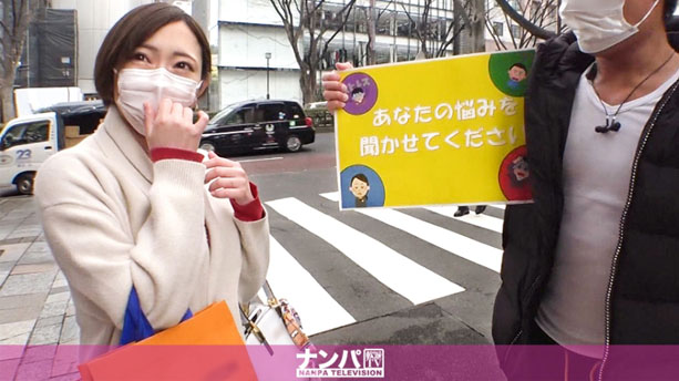 表参道で見つけた新婚なのにセックスレスに悩むお洒落セレブ人妻！3ヶ月前にセックスしたっきりで欲求不満！久々のオナニー以外の刺激に抑えていた性欲が爆発！！真っ昼間から豪快に潮吹いて他人棒で乱れまくりイキまくり！！美人なお顔に大量顔射！