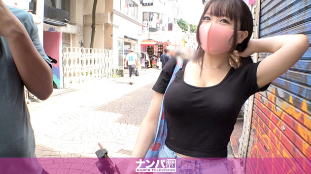 マジ軟派、初撮。 1694 巨乳を強調した洋服でSNS用の動画の撮影するあざと可愛い大学生を捕獲!自慢のオッパイを弄ばれ、あれよあれよとチ●ポコ挿入wwwいろんな体位で縦横無尽に揺れまくるHカップ神乳に注目!!