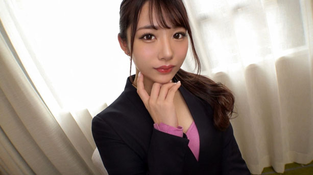 マジ軟派、初撮。 1918 外回り中のお姉さんをナンパしてホテルへ!おっぱいを揉まれ嫌がりつつも感じてしまい…健康的なスレンダーボディに美乳で美尻!顔面偏差値まで高い上玉レディがされるがまま快楽に負けておサボりSEX!