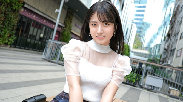 【正統派清純美少女】「SEXしている所を撮られてみたい」こんな純粋そうな見た目でなんとNTR経験あり？！実はおっきいチ○ポが大好きな現役体育大生は巨根にデレデレ！「おいしぃ♪」ってカメラ目線で口いっぱいに頬張る姿は破壊力抜群！経験したことのない激しいピストンに健康的なまんまるフレッシュ桃尻をブルブル震わせ、甲高い絶叫を響かせる！スポーツで鍛えた健康的な肉体と健全な精神に宿る飽くなき性欲と性的好奇心はもう止められない！ 【初撮り】ネットでAV応募→AV体験撮影 2319